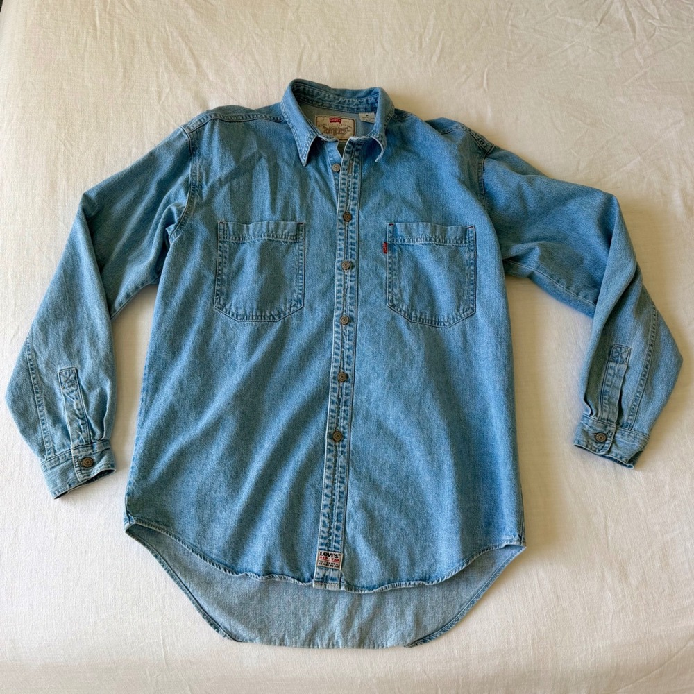 Levis Red Tab Denim Shirt Medium Light Wash Cotton Button Down 60560-1315 - Picture 8 of 8